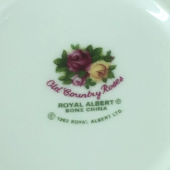 ROYAL ALBERT Old Country Roses Sugar Bowl W. Lid Fine Bone China ELEGANT - Picture 8 of 10
